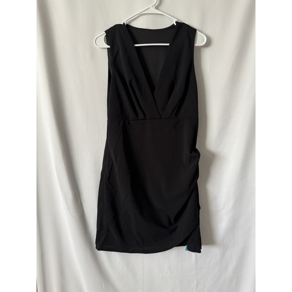 NWT CUPSHE Black Sleeveless Mini‎ Dress Size Medium Deep V-Neck Cocktail Party